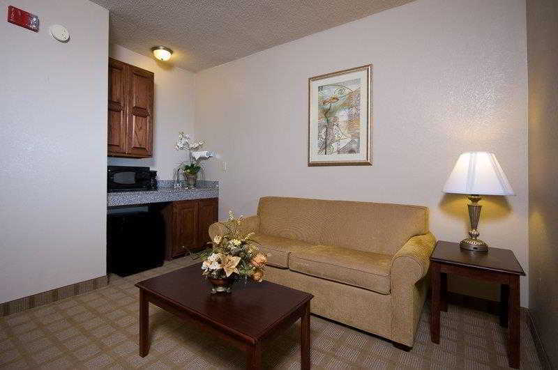 Best Western Plus Russellville Hotel & Suites Habitación foto